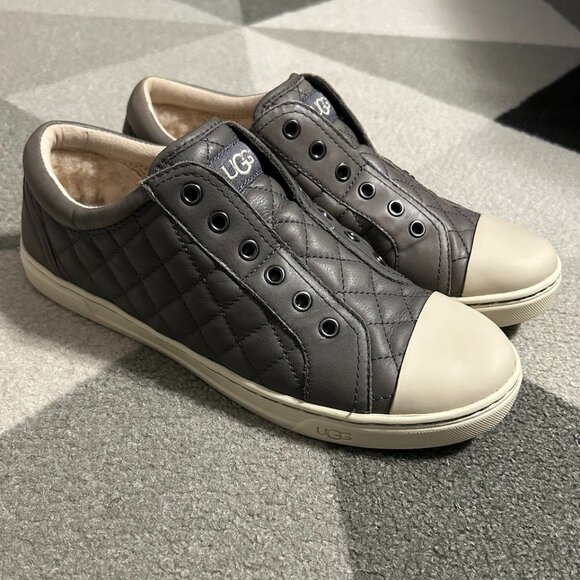 UGG Australia Jemma Slip-On Sneakers FADING ON LEFT SHOE Women's Size 8 - Picture 3 of 12